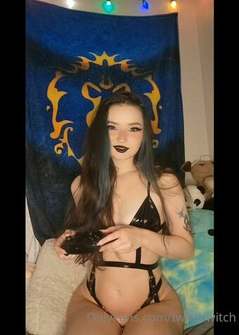 twitchwitch Nahé Úniky OnlyFans Fotka 3