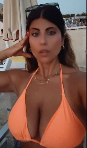 Valentina De Nucci Nahé Úniky OnlyFans Fotka 17