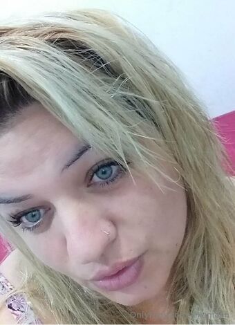 vikamalin Nahé Úniky OnlyFans Fotka 37