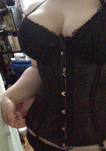 vixenne Nahé Úniky OnlyFans Fotka 11