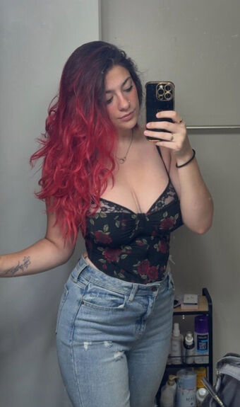 xEmsly Nahé Úniky OnlyFans Fotka 24