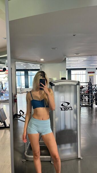 yunni2yung Nahé Úniky OnlyFans Fotka 14