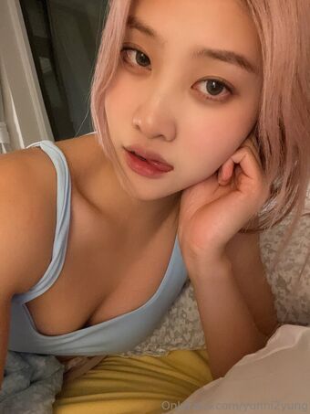 yunni2yung Nahé Úniky OnlyFans Fotka 19