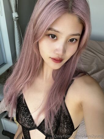 yunni2yung Nahé Úniky OnlyFans Fotka 22