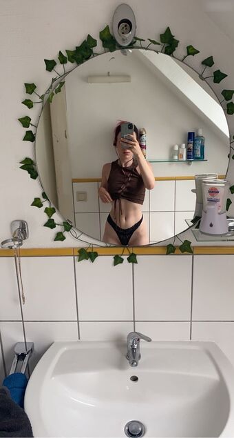 Zarahchan Nahé Úniky OnlyFans Fotka 37