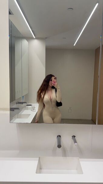 Zeling Nahé Úniky OnlyFans Fotka 23