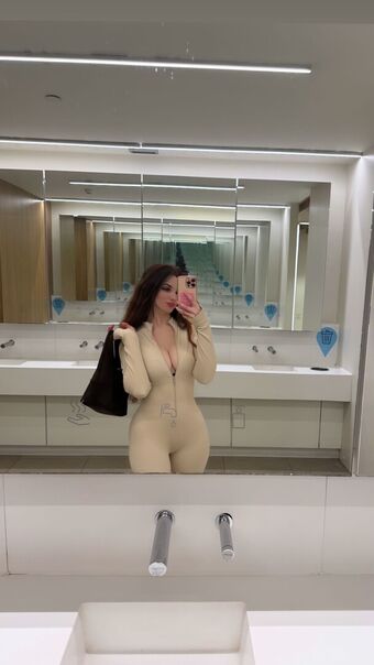 Zeling Nahé Úniky OnlyFans Fotka 24