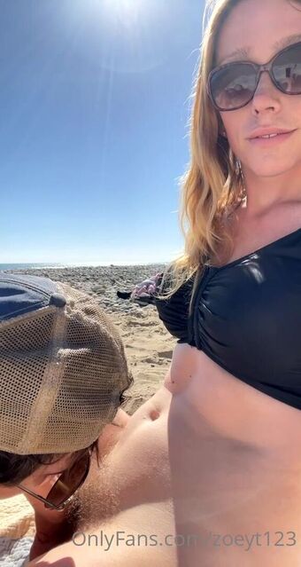 Zoeyt123 Nahé Úniky OnlyFans Fotka 62