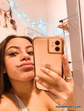 violet mae2