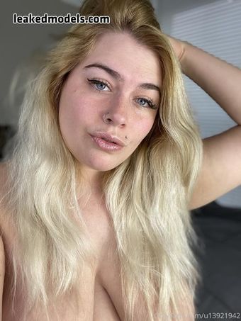 Comewatchkitty Nahé Úniky OnlyFans Fotka 14
